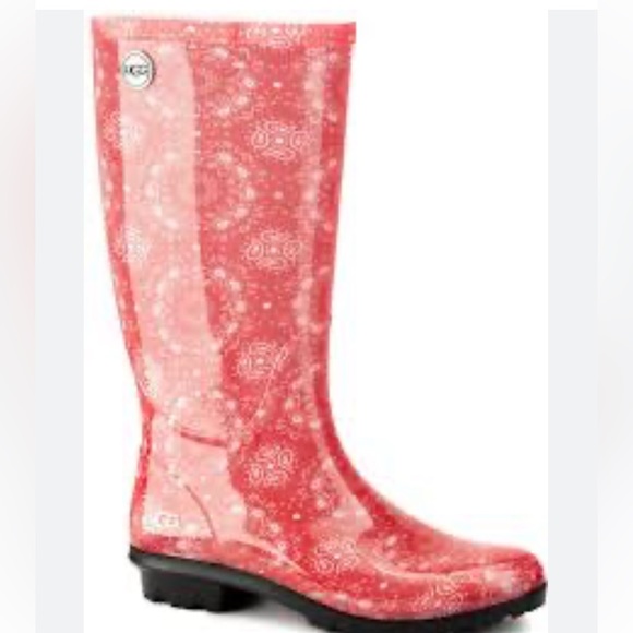 UGG Shoes - Ugg Rain boots womens size 9 new condition pinkish design